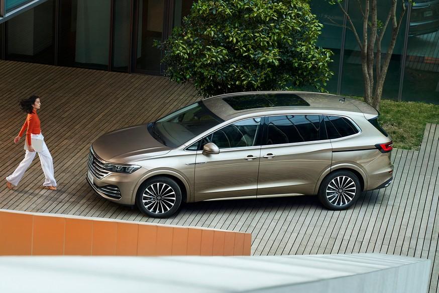 pre volkswagen viloran 1 Volkswagen Viloran: MPV Hoàn Hảo Kết hợp Giữa Sự Sang Trọng Và Hiệu Năng